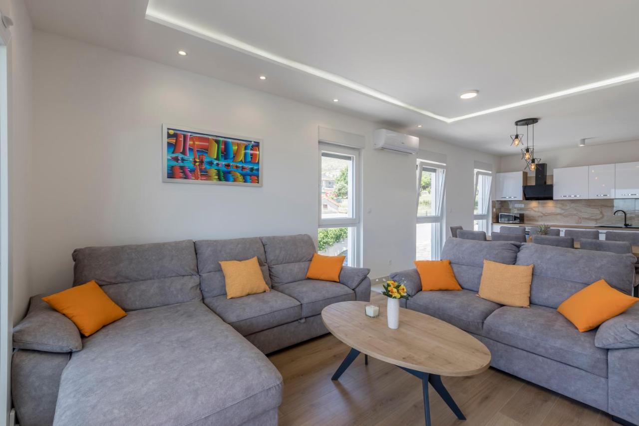 Luxury Villa La Nonna Ana - Heated Pool, Sea View, Near Split Kaštela Zewnętrze zdjęcie