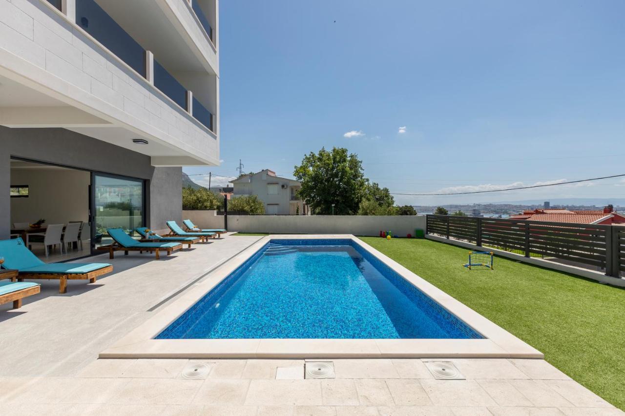 Luxury Villa La Nonna Ana - Heated Pool, Sea View, Near Split Kaštela Zewnętrze zdjęcie