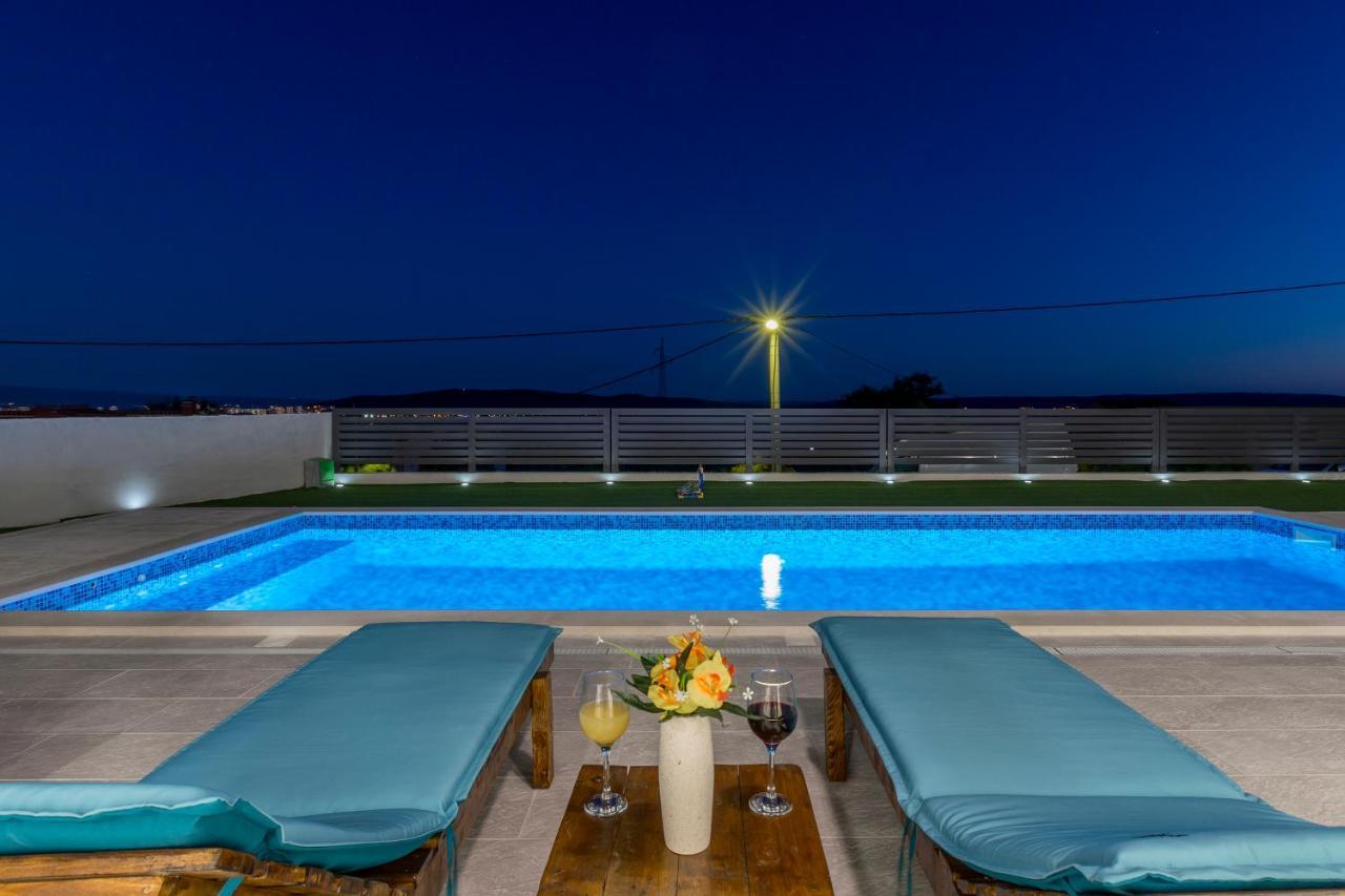 Luxury Villa La Nonna Ana - Heated Pool, Sea View, Near Split Kaštela Zewnętrze zdjęcie