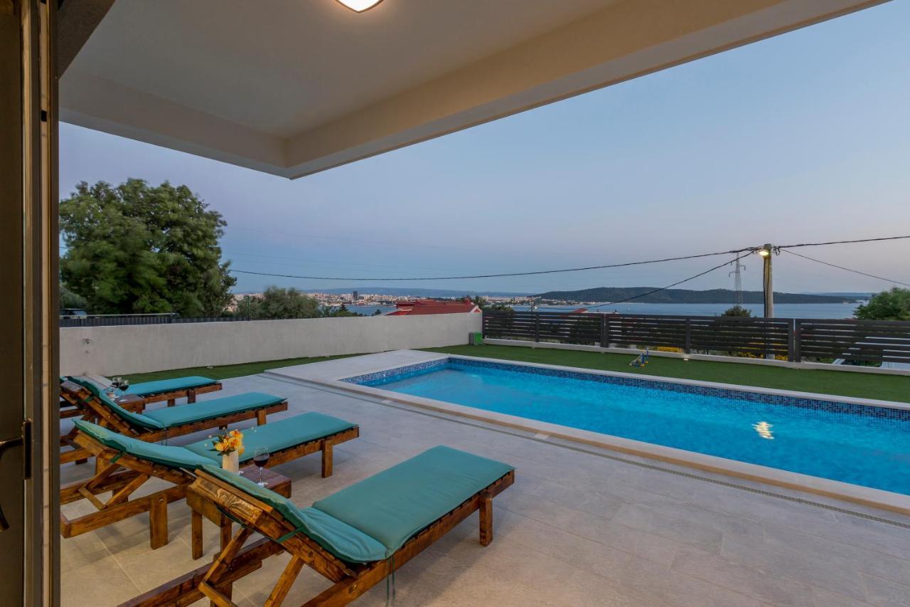 Luxury Villa La Nonna Ana - Heated Pool, Sea View, Near Split Kaštela Zewnętrze zdjęcie
